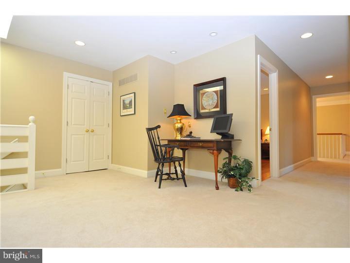 237 Biddulph Road Radnor, PA 19087 - Photo 22 of 25 Hallway