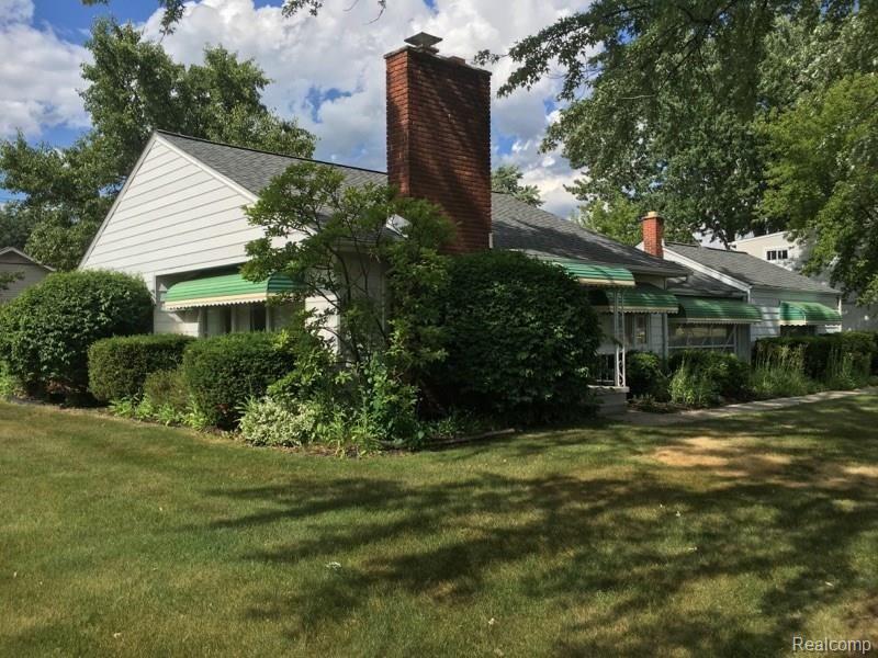 1422 West Auburn Road Rochester, MI 48309 - Photo 2 of 14 IMG_0304.jpg