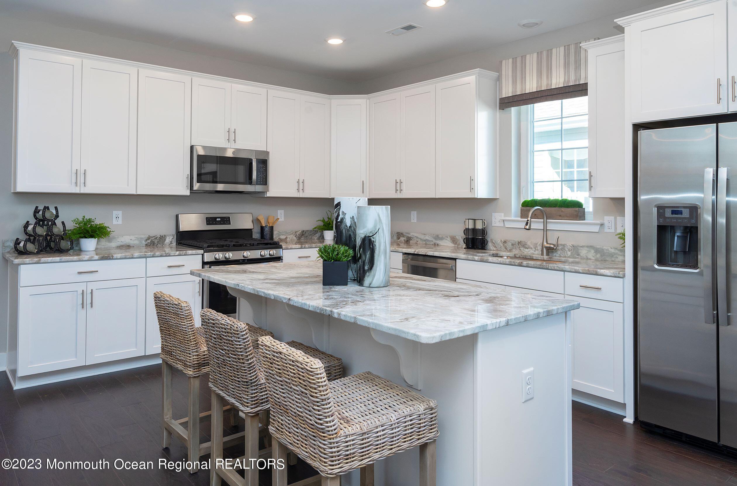 52 Emerald Road New Egypt, NJ 08533 - Photo 13 of 31 CJH_VenueatLongview_Pic_Saratoga_Kitchen