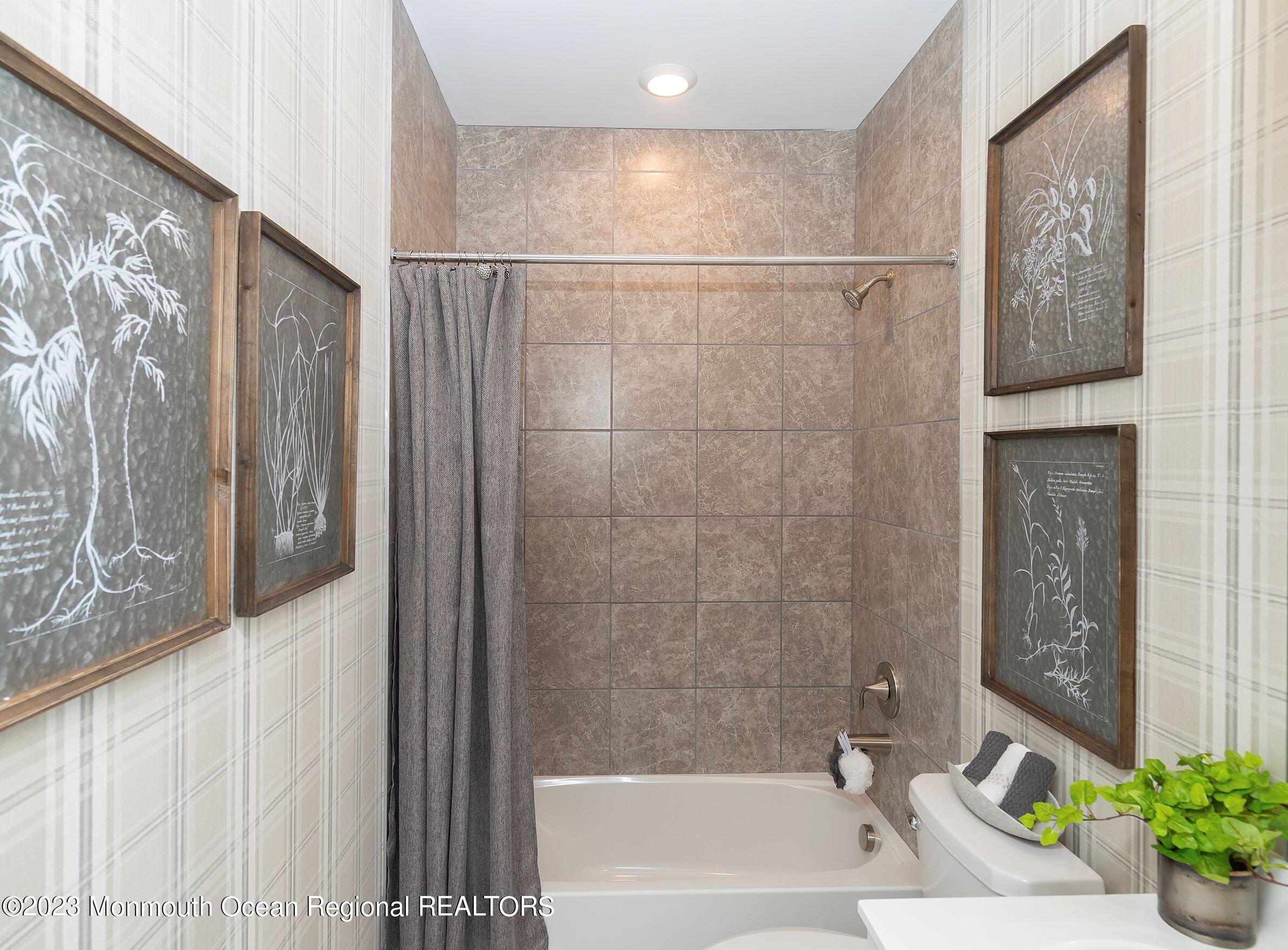 52 Emerald Road New Egypt, NJ 08533 - Photo 15 of 31 CJH_VenueatLongview_Pic_Saratoga_OwnersB