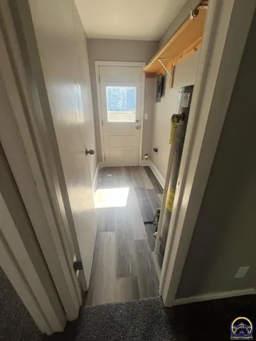 $87,800 | 823 Southeast Pinecrest Drive, Topeka, KS 66605