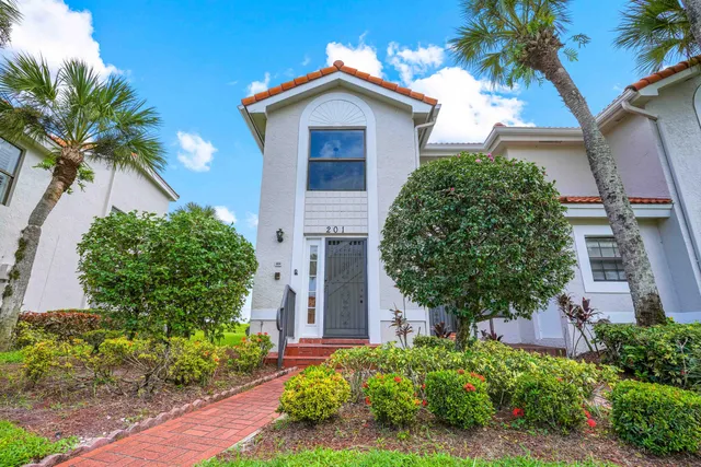 $2,500 | 10910 Lakemore Lane, Unit 201, Boca Raton, FL 33498