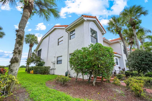 $2,500 | 10910 Lakemore Lane, Unit 201, Boca Raton, FL 33498