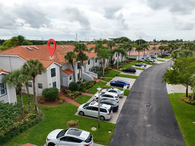 $2,500 | 10910 Lakemore Lane, Unit 201, Boca Raton, FL 33498