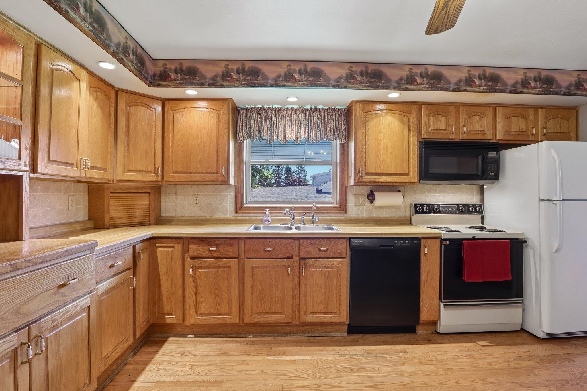 207 4th Street Mineral Point, WI 53565 - Photo 9 of 40 Gallery Image 9