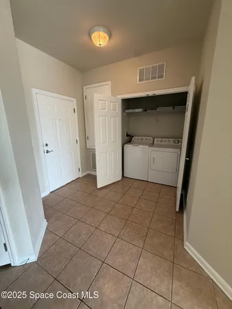 a view of utility room