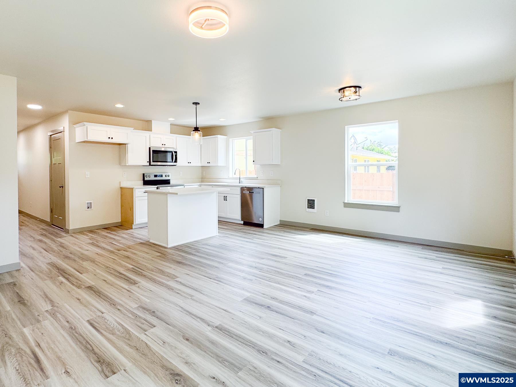 2262 Simpson Street Southeast Salem, OR 97301 - Photo 8 of 21