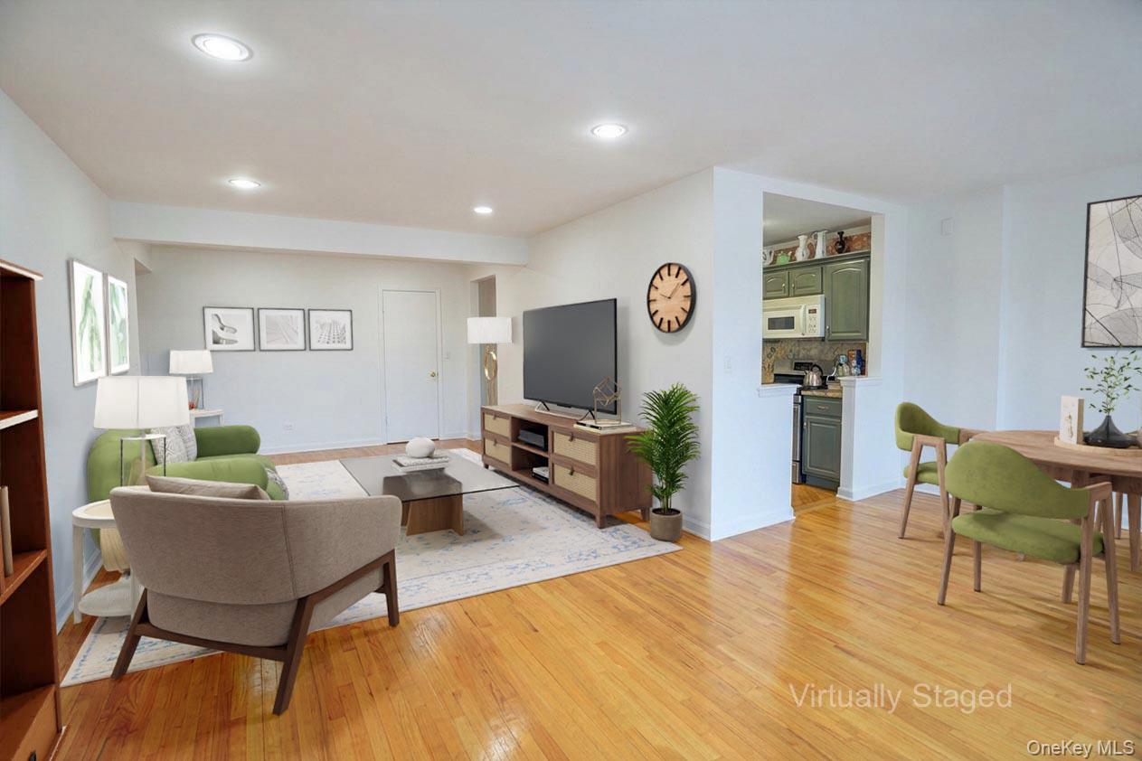 75 South Middle Neck Road, Unit 4G Great Neck, NY 11021 - Photo 6 of 40 Virtually Staged