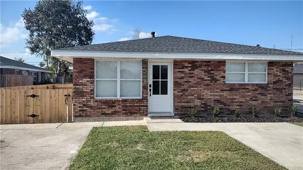 $1,500 | 2514 Chalona Drive, Chalmette, LA 70043