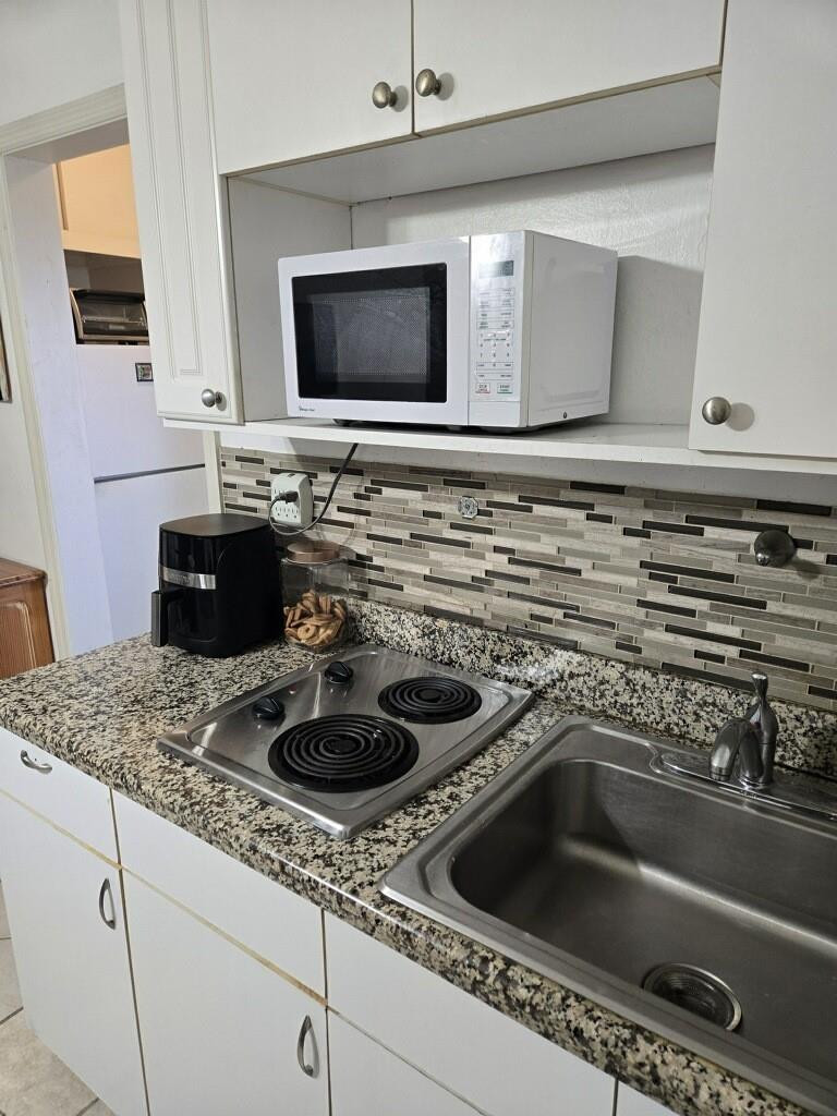 541 Northeast 45th Street, Unit 17 Boca Raton, FL 33431 - Photo 2 of 7 Photo 2