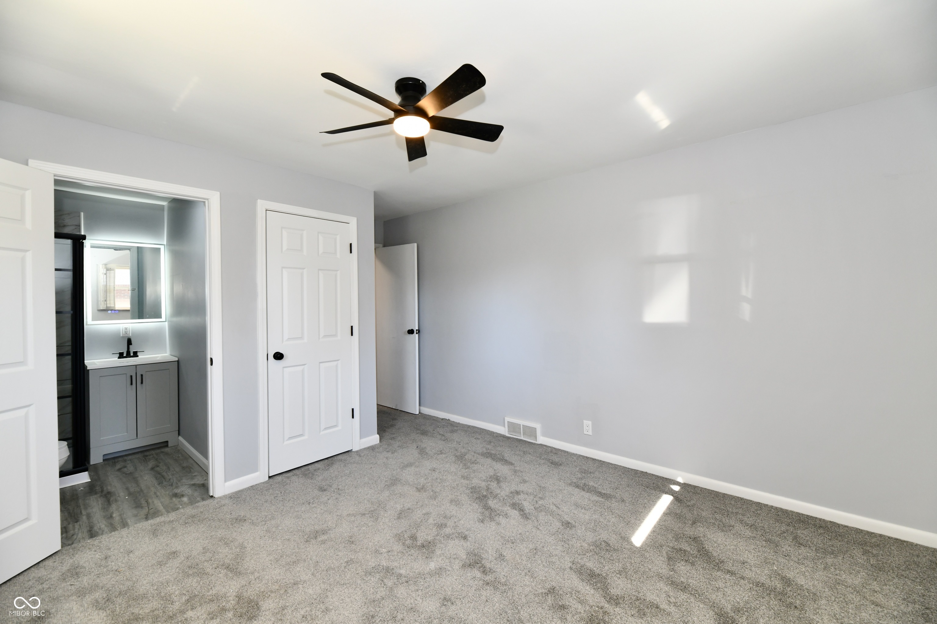 5101 Dickson Road Indianapolis, IN 46226 - Photo 17 of 35