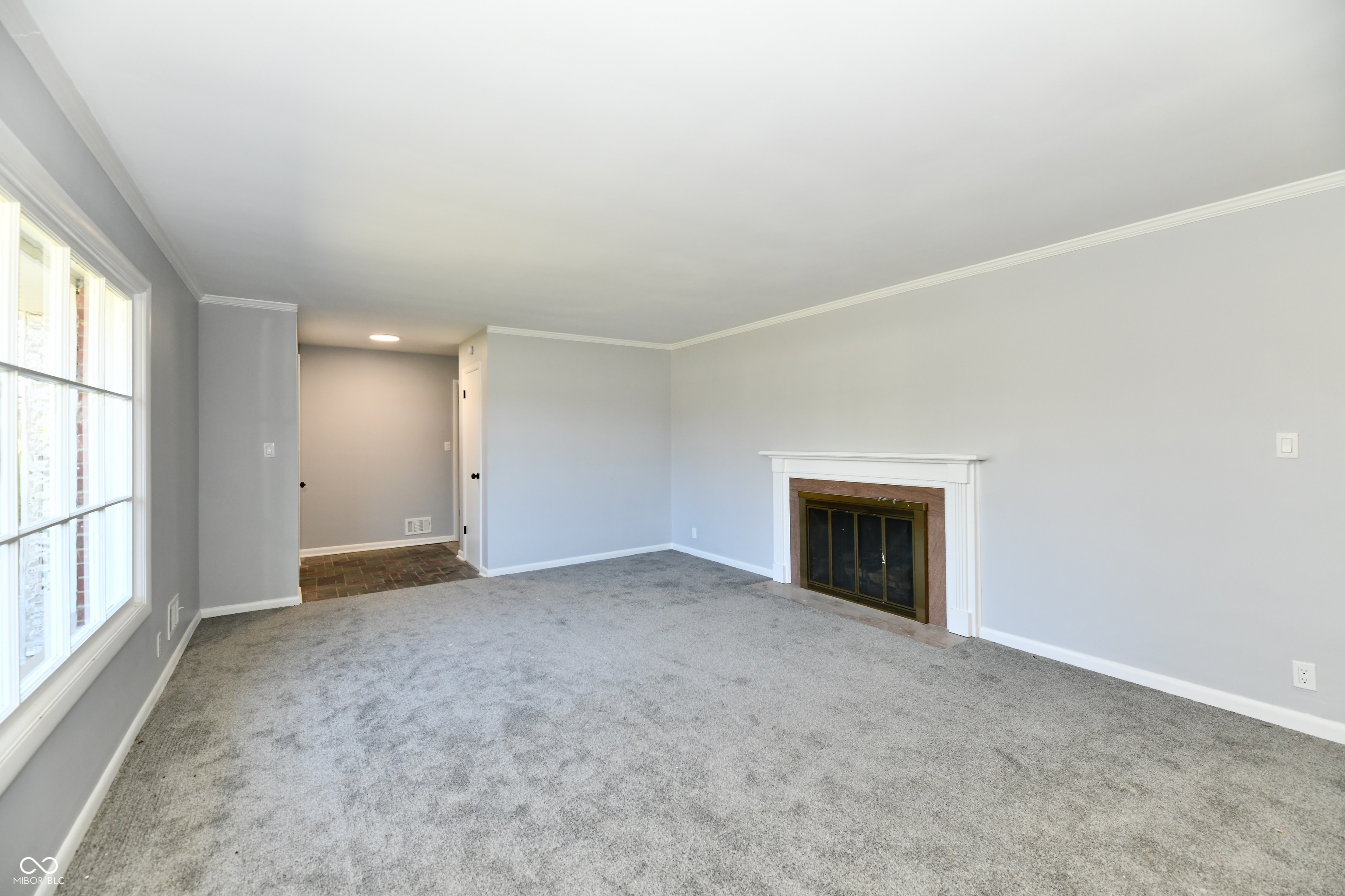 5101 Dickson Road Indianapolis, IN 46226 - Photo 4 of 35