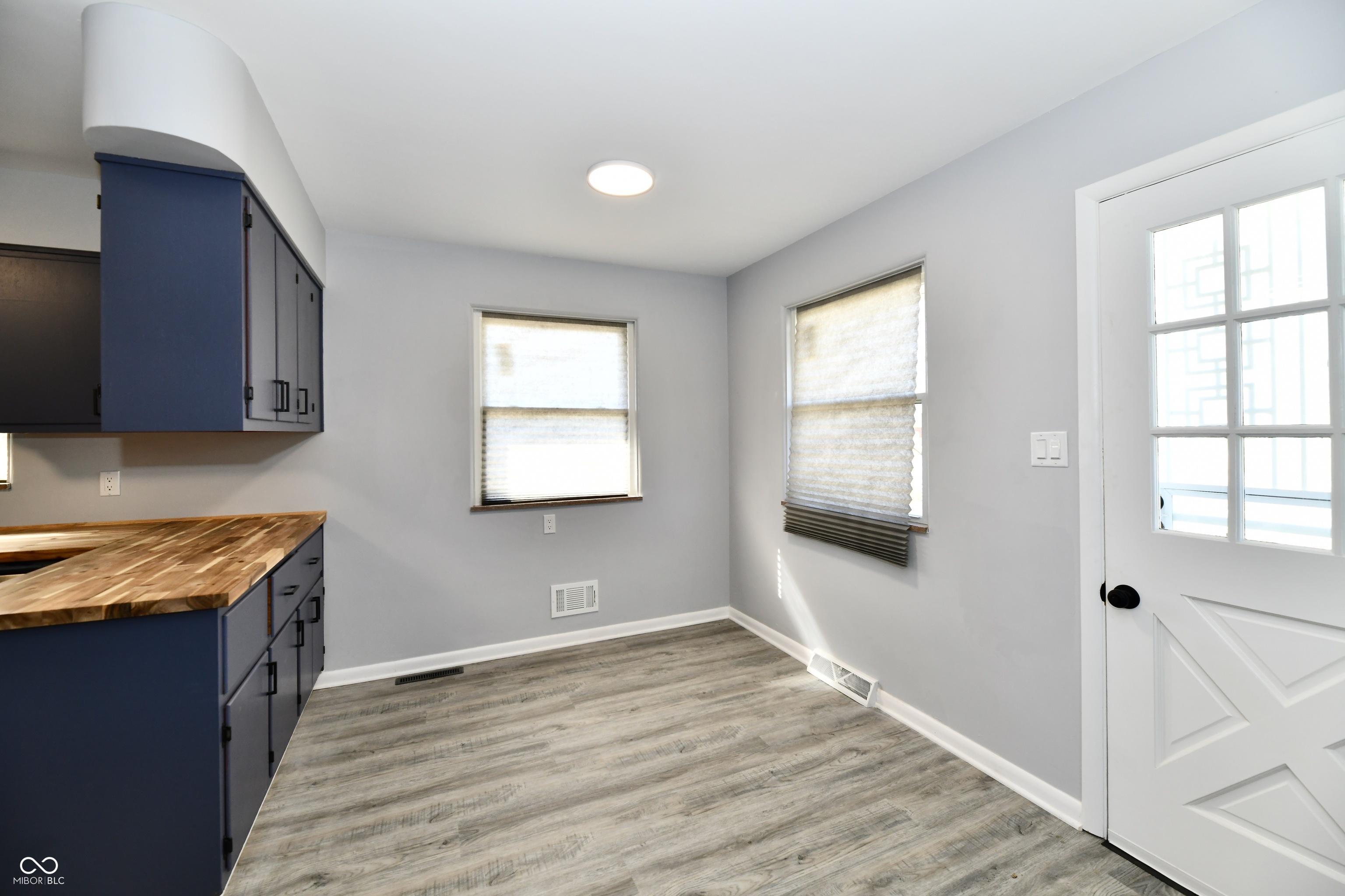 5101 Dickson Road Indianapolis, IN 46226 - Photo 8 of 35