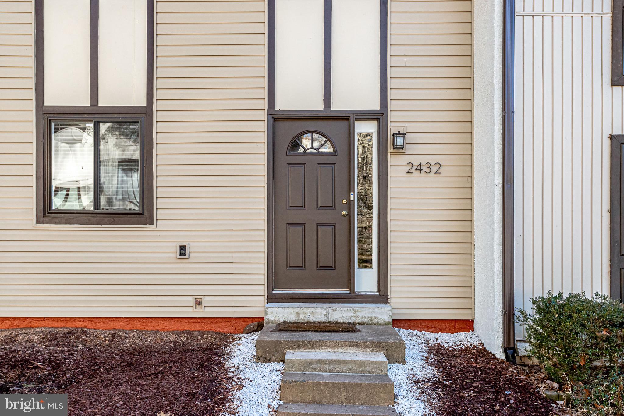 2432 Cloudcroft Square Reston, VA 20191 - Photo 5 of 44 Gallery Image 5