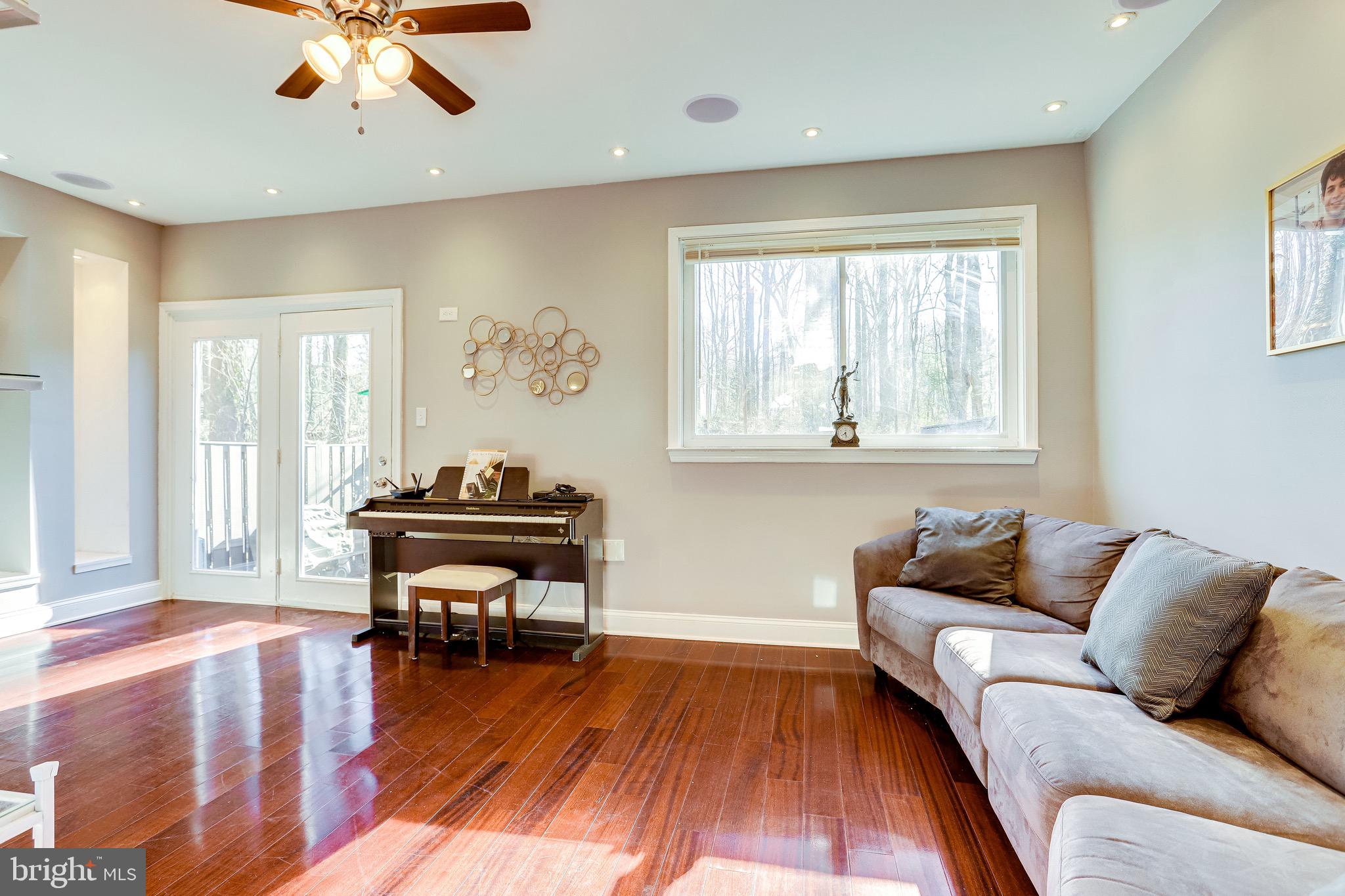 2432 Cloudcroft Square Reston, VA 20191 - Photo 8 of 44 Gallery Image 8