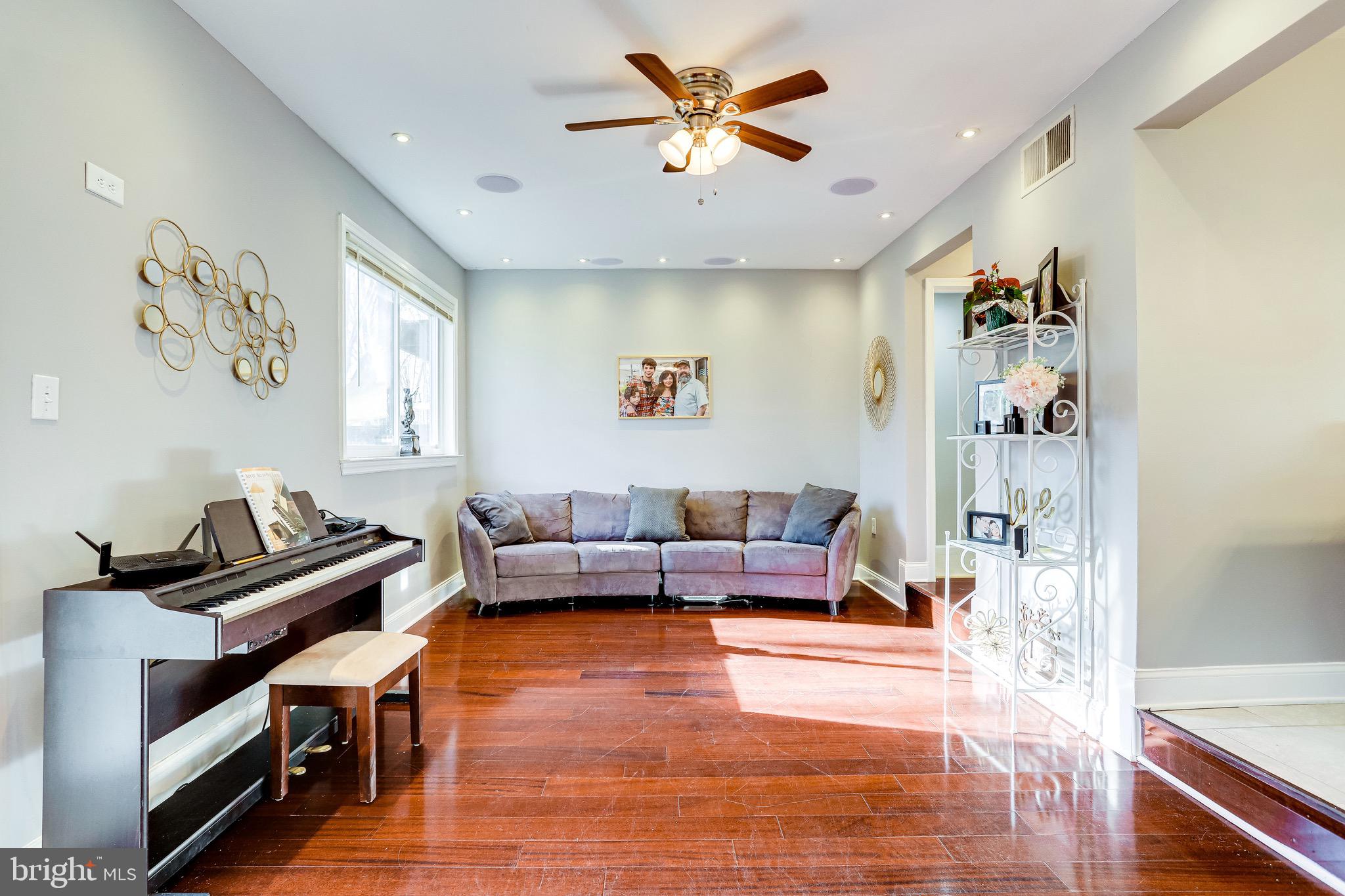 2432 Cloudcroft Square Reston, VA 20191 - Photo 10 of 44 Gallery Image 10