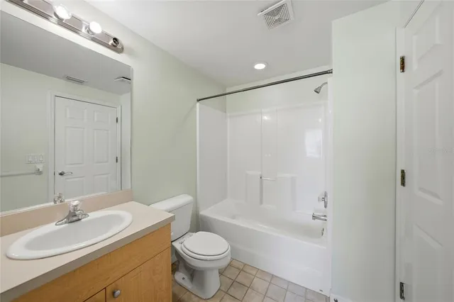 $169,995 | 1196 Rio De Janeiro Avenue, Unit C203, Punta Gorda, FL 33983