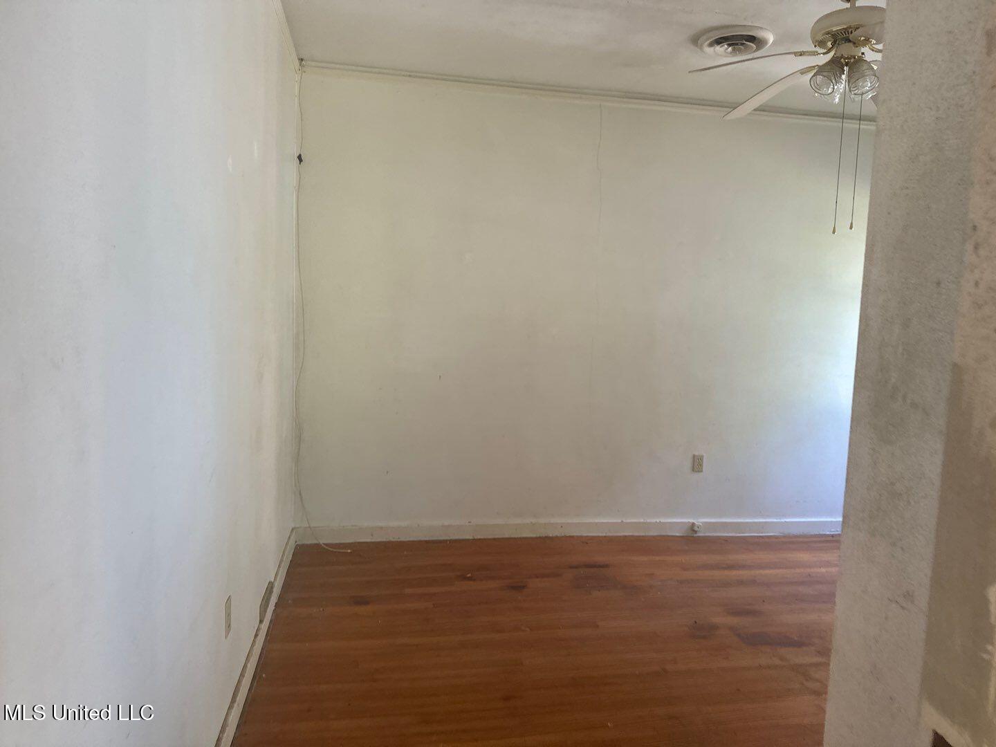 706 Colonial Circle Jackson, MS 39211 - Photo 8 of 19 24-Oct 01 2024 01_42pm-6v6d