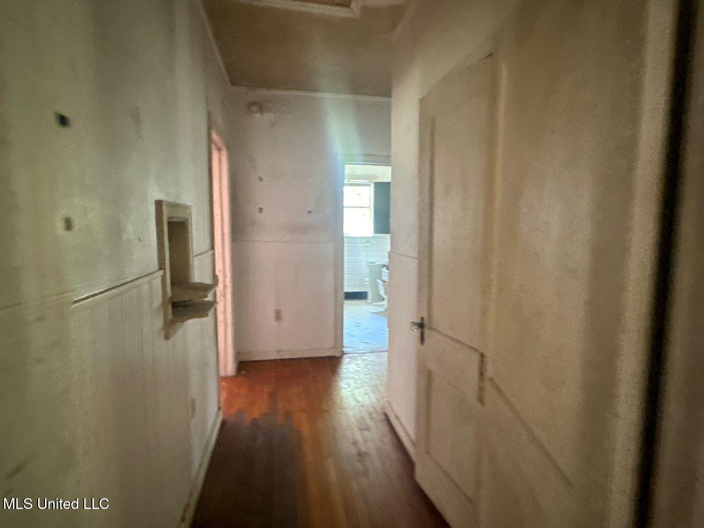 706 Colonial Circle Jackson, MS 39211 - Photo 10 of 19 34-Oct 01 2024 01_42pm-NA7F