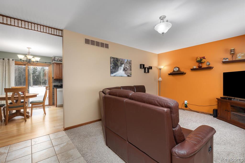 4029 West Maple Road Wixom, MI 48393 - Photo 5 of 30