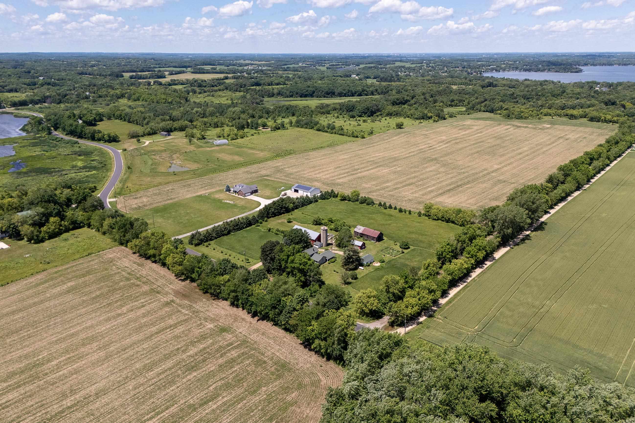 3402 Rutland Dunn Town Line Road Stoughton, WI 53589 - Photo 7 of 88