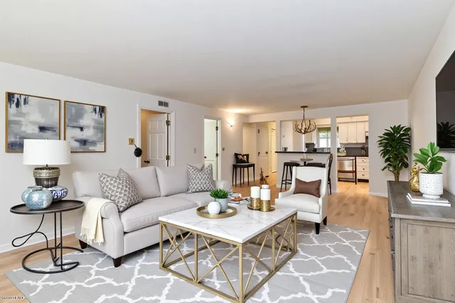 $227,000 | 6229 North Niagara Avenue, Unit 209, Chicago, IL 60631