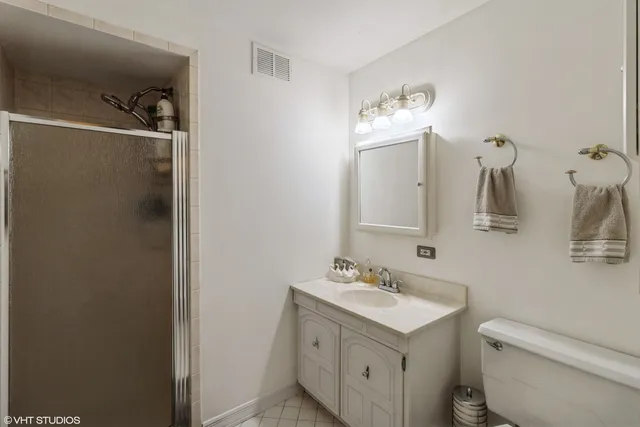 $227,000 | 6229 North Niagara Avenue, Unit 209, Chicago, IL 60631