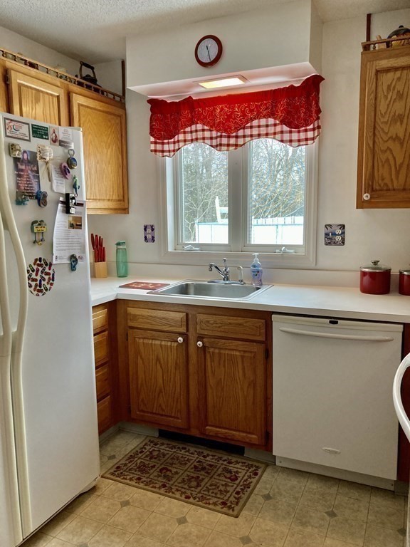 19 Fort Hill Road Easthampton, MA 01027 - Photo 14 of 40 Gallery Image 14