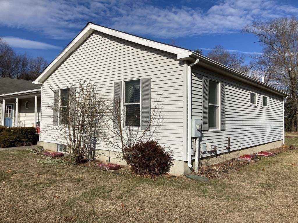 19 Fort Hill Road Easthampton, MA 01027 - Photo 4 of 40 Gallery Image 4