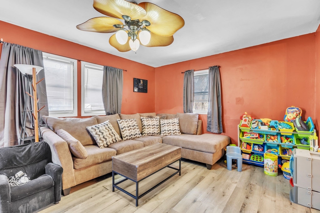 69 Silas Street Springfield, MA 01109 - Photo 11 of 36