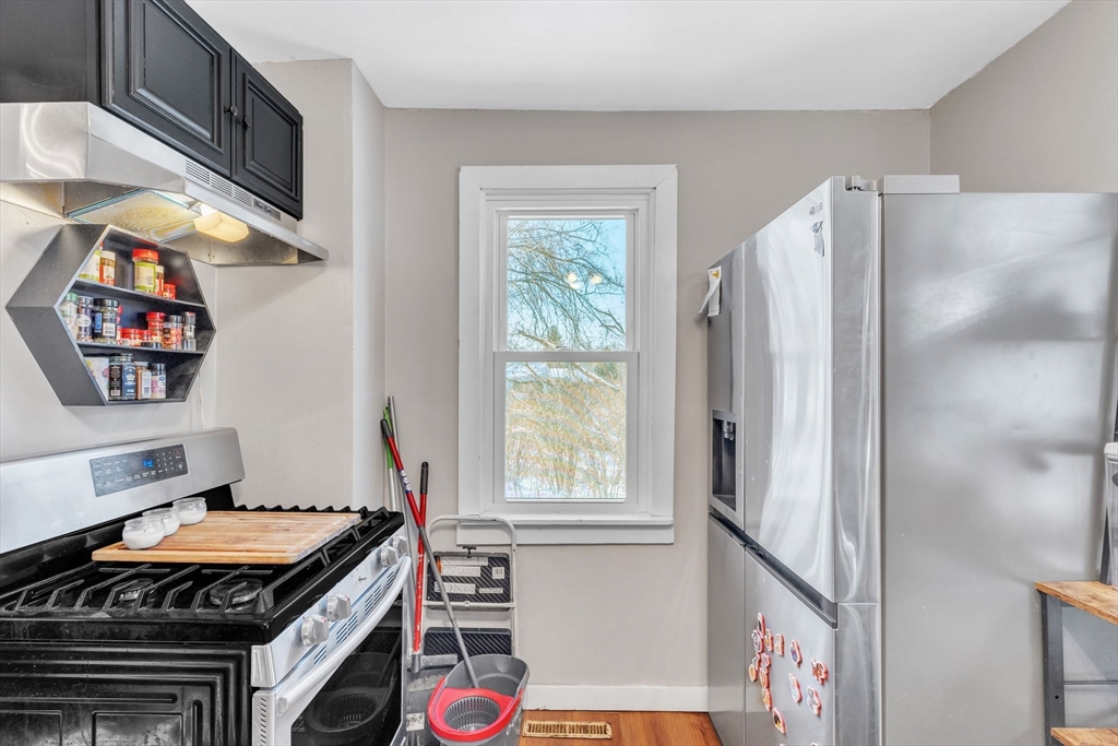 69 Silas Street Springfield, MA 01109 - Photo 17 of 36