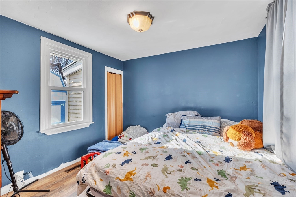 69 Silas Street Springfield, MA 01109 - Photo 20 of 36