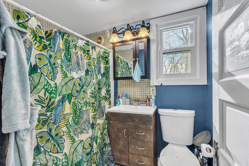 69 Silas Street Springfield, MA 01109 - Photo 22 of 36