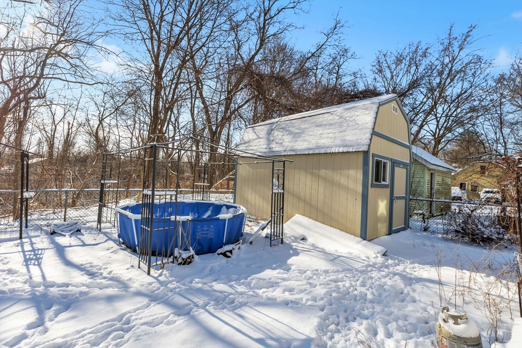 69 Silas Street Springfield, MA 01109 - Photo 34 of 36