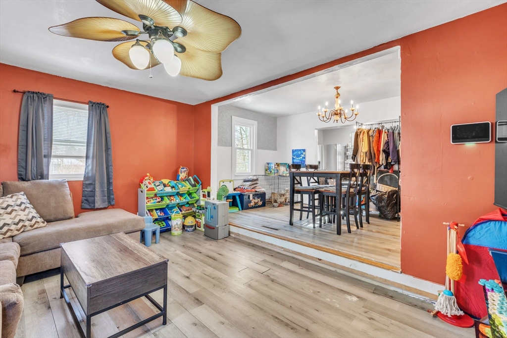 69 Silas Street Springfield, MA 01109 - Photo 10 of 36