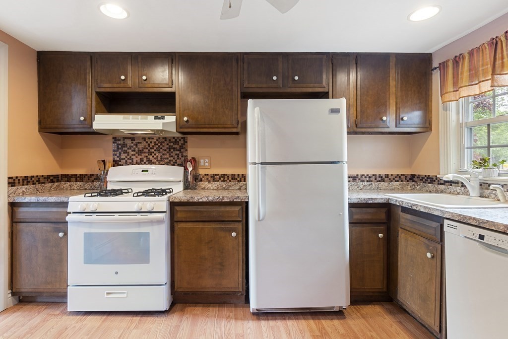 4 Virginia Road Andover, MA 01810 - Photo 12 of 34 Gallery Image 12