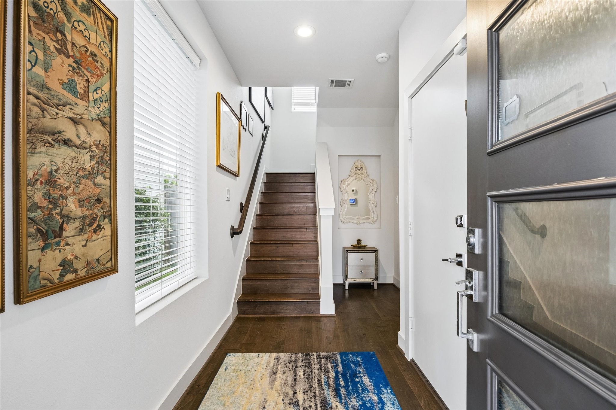 1310 Hussion Street Houston, TX 77003 - Photo 5 of 34 This spacious entry provides a warm welcome to family and guests.