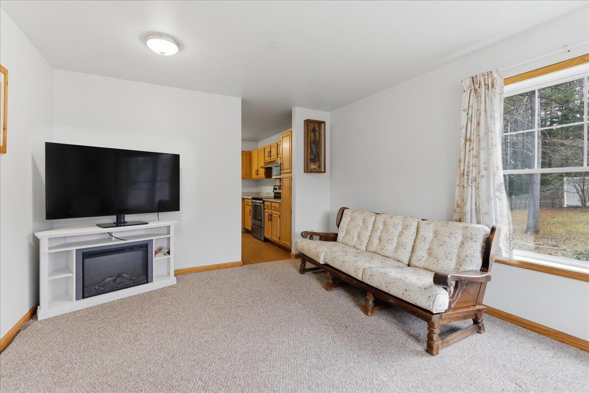 18 Beaver Pond Road, Unit 18 Brunswick, ME 04011 - Photo 16 of 62 16-interior_living_room-3
