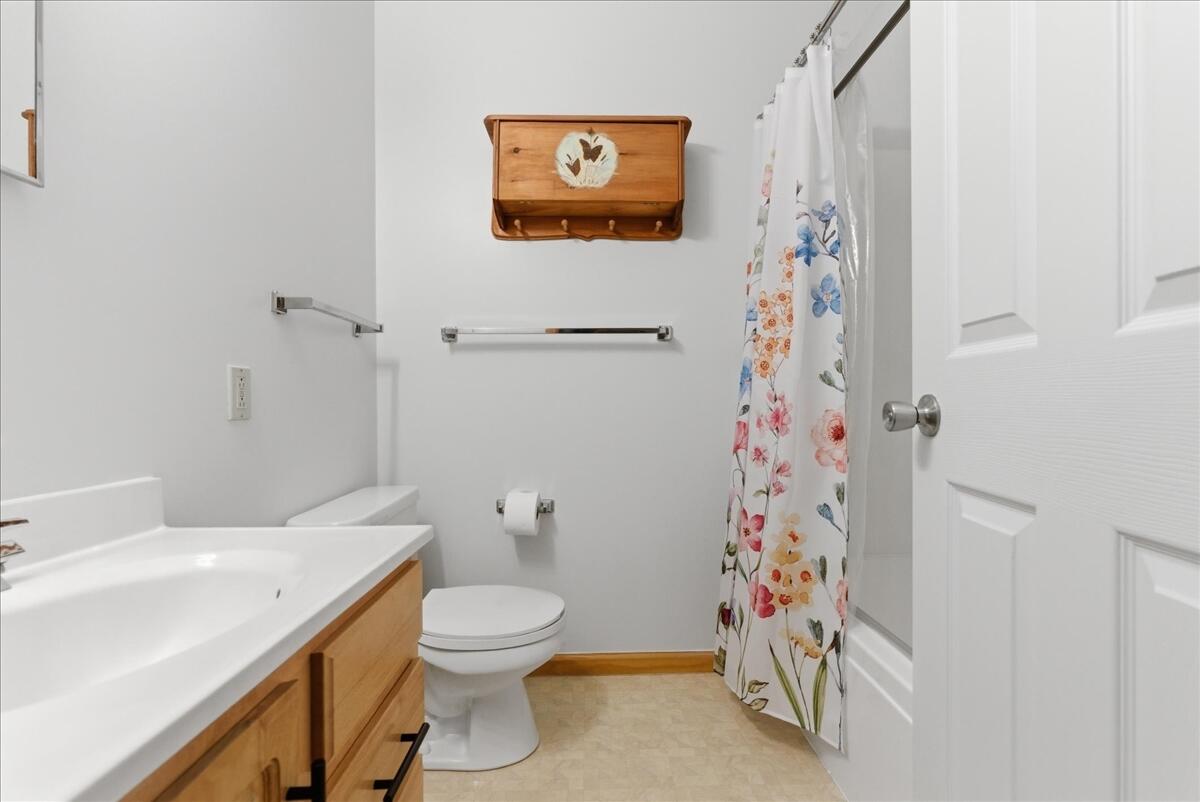 18 Beaver Pond Road, Unit 18 Brunswick, ME 04011 - Photo 31 of 62 31-interior_bathroom-4