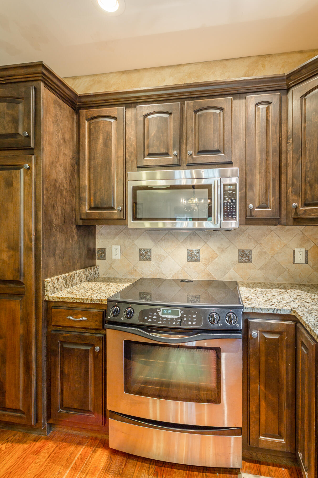 1046 Restoration Drive Chattanooga, TN 37421 - Photo 11 of 61 Jenn Air