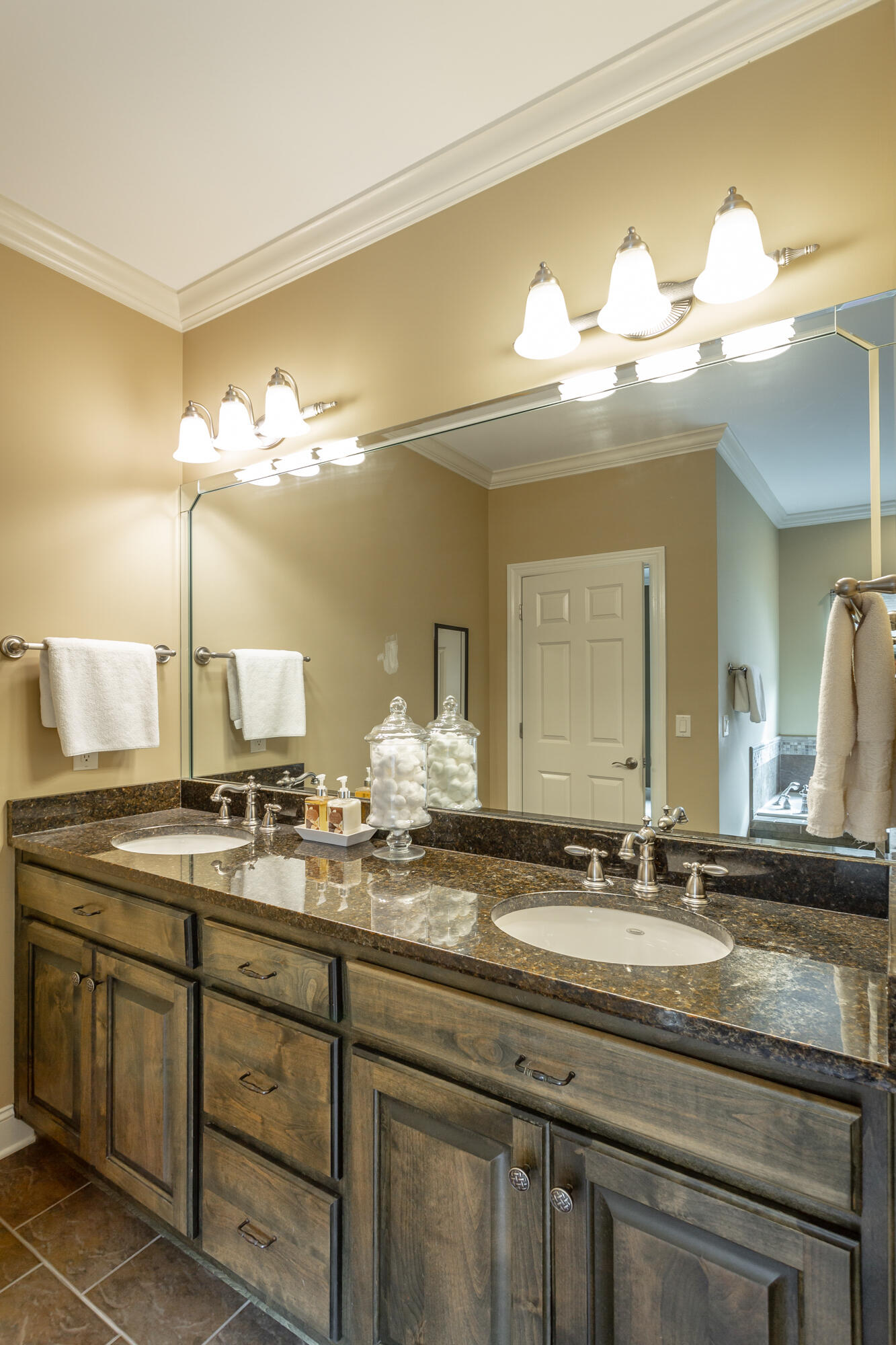 1046 Restoration Drive Chattanooga, TN 37421 - Photo 31 of 61 Master Bath