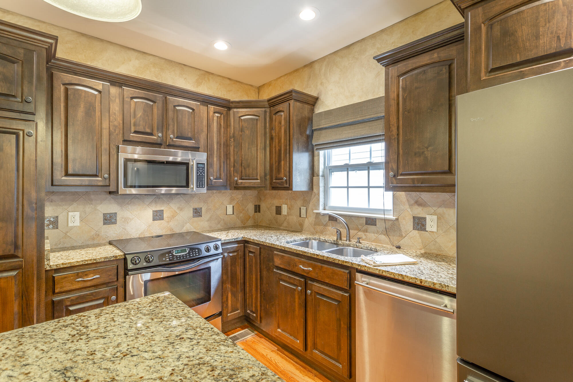 1046 Restoration Drive Chattanooga, TN 37421 - Photo 4 of 61 Kitchen