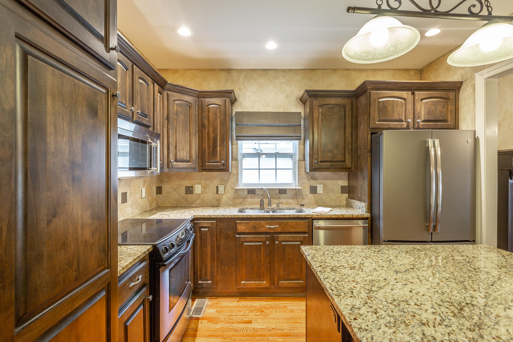 1046 Restoration Drive Chattanooga, TN 37421 - Photo 6 of 61 Kitchen