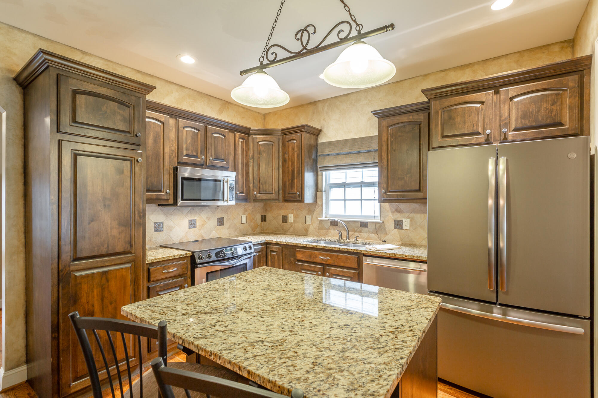 1046 Restoration Drive Chattanooga, TN 37421 - Photo 7 of 61 Jenn Air Range & Micro