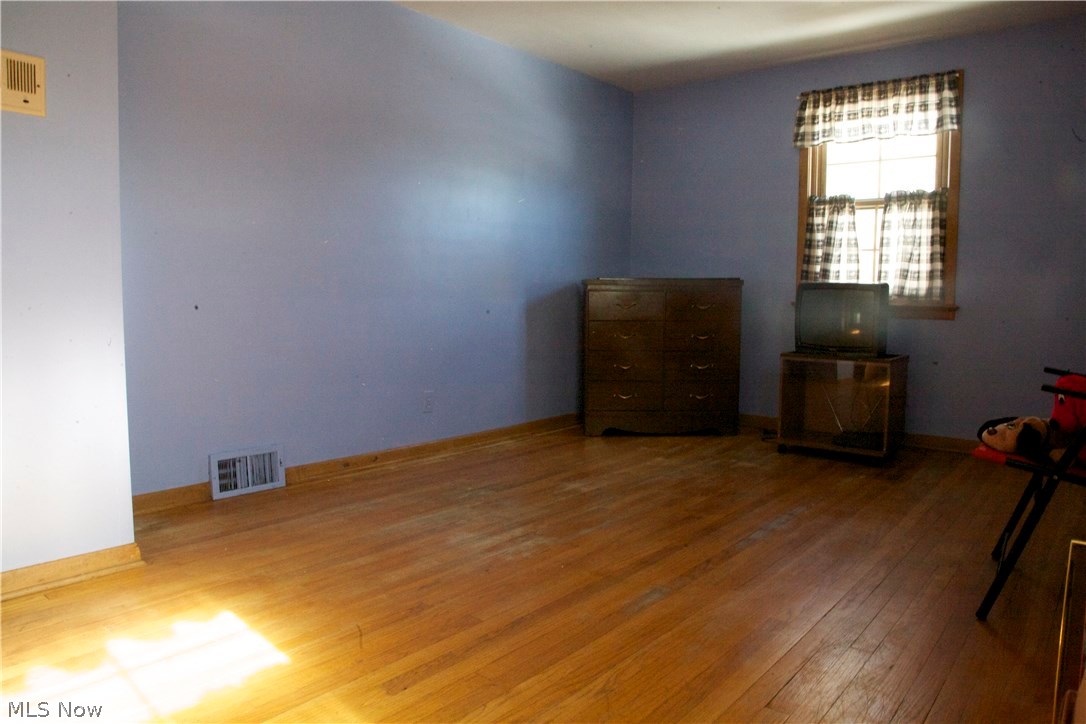 4112 Linnell Road Cleveland, OH 44121 - Photo 17 of 24