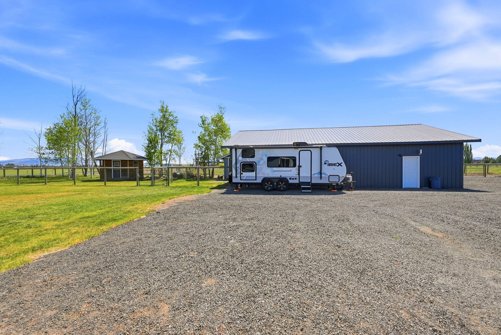 26345 Walker Road Bend, OR 97701 - Photo 57 of 98 53-web-or-mls-Riley_Visuals_085