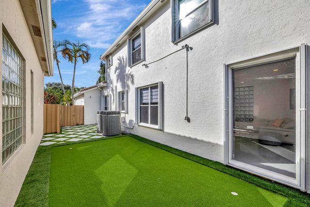 $970,000 | 6650 Northwest 24th Terrace, Boca Raton, FL 33496