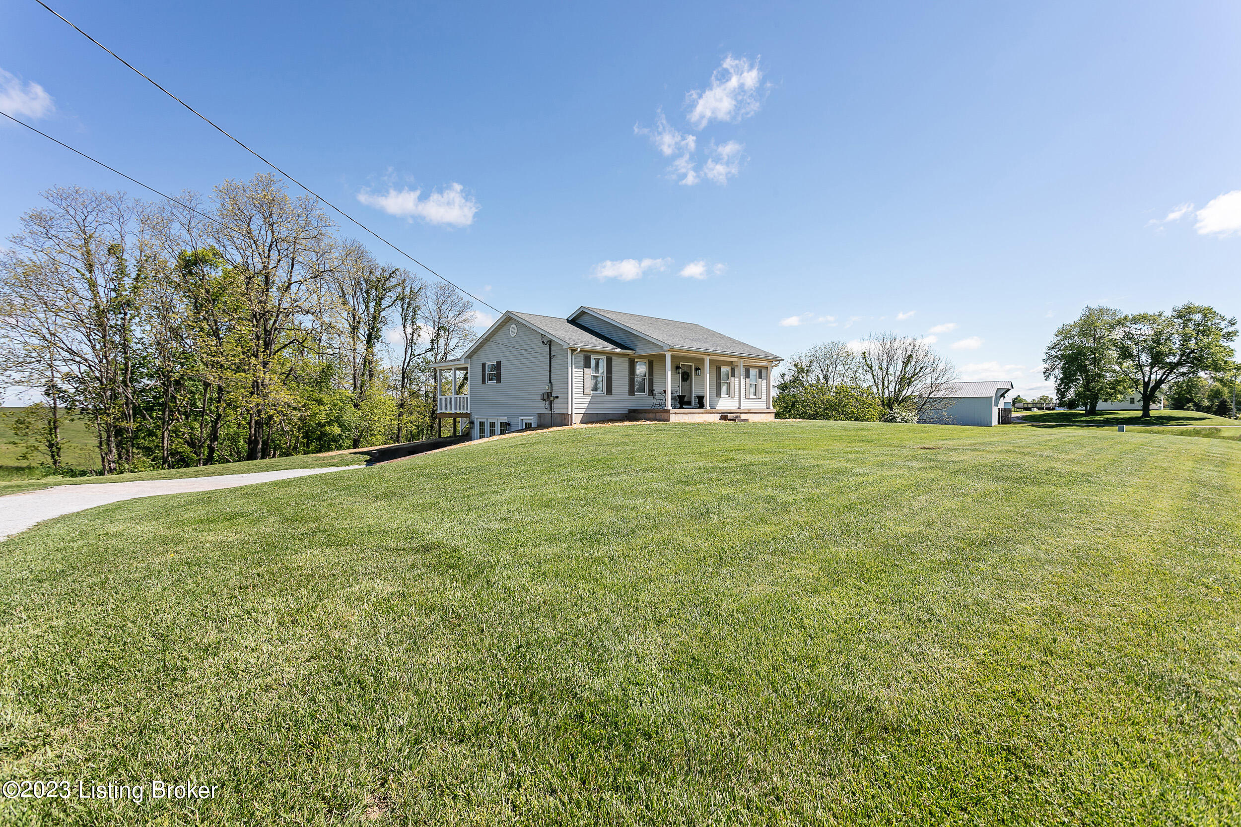 7632 Lawrenceburg Road Chaplin, KY 40012 - Photo 4 of 35 7532LawrenceburgRd-1