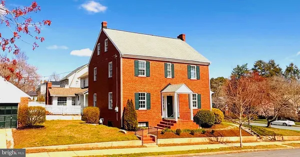 $775,000 | 901 Monroe Street, Fredericksburg, VA 22401