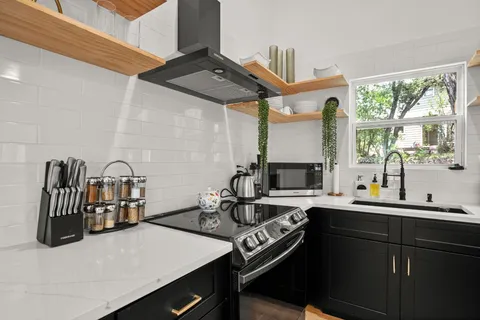 $599,000 | 3904 Highland Drive, Austin, TX 78734